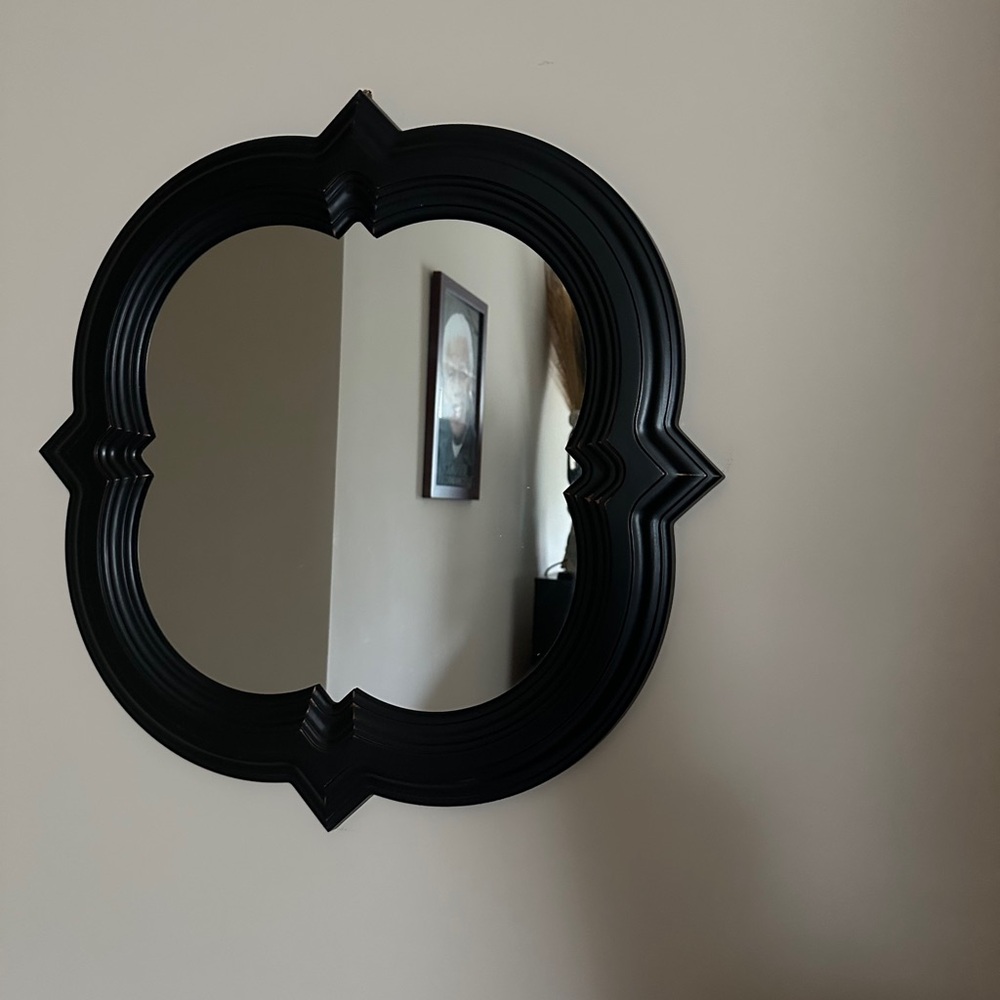 Wall mirror